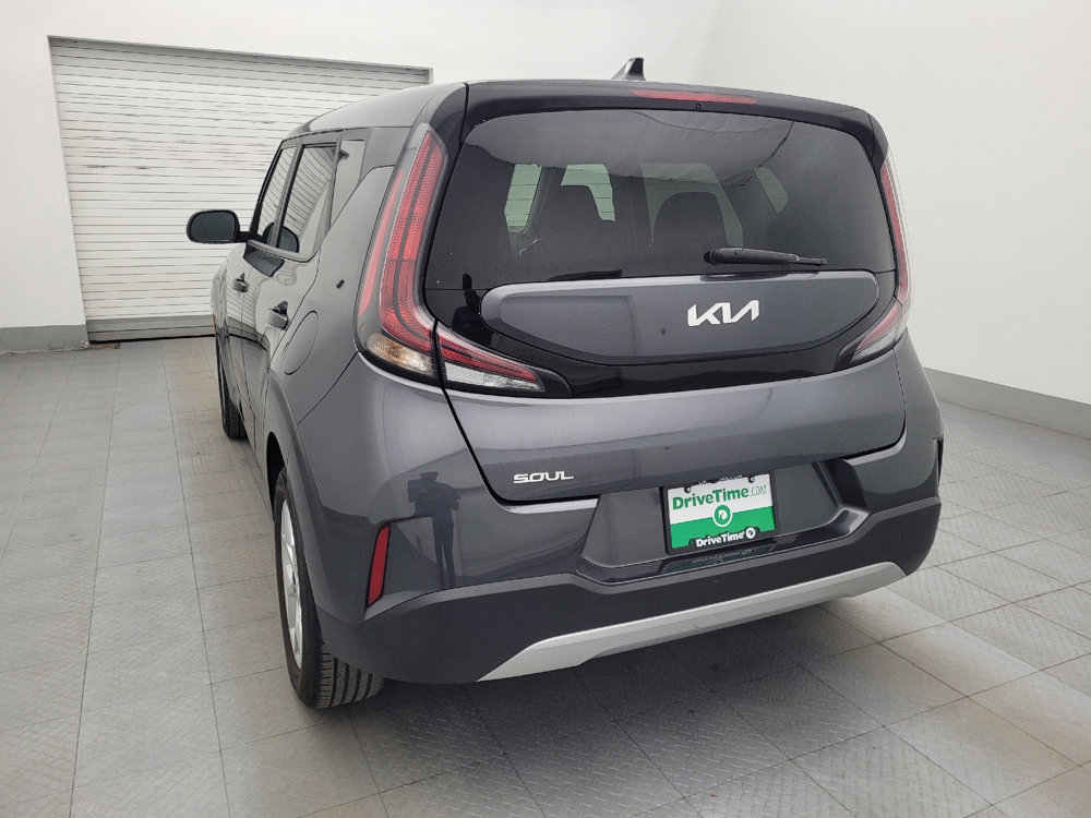 Used 2023 Kia Soul LX w/ LX Technology Package image 6