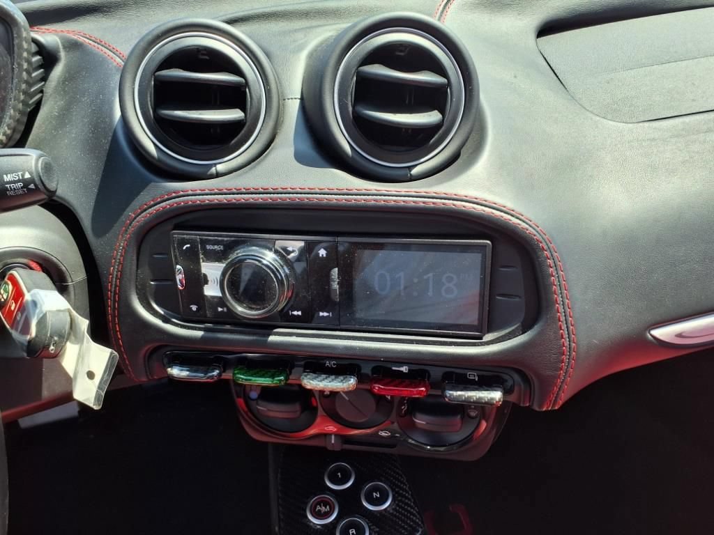 Used 2015 Alfa Romeo 4C Coupe w/ Leather Interior Group RWD image 15