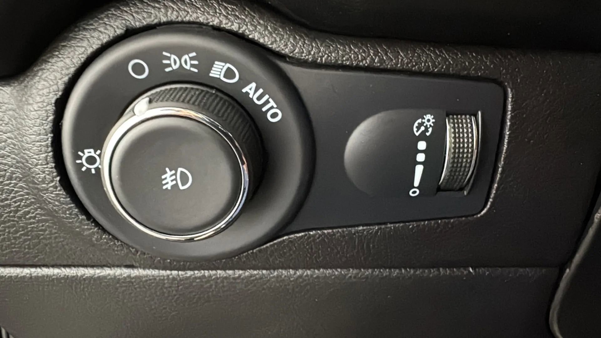 Used 2022 Dodge Durango GT image 24