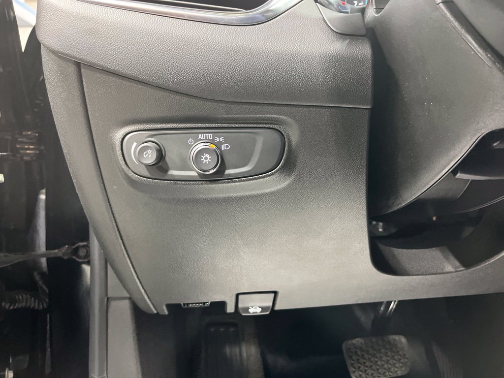 Used 2022 Chevrolet Equinox LT FWD image 16