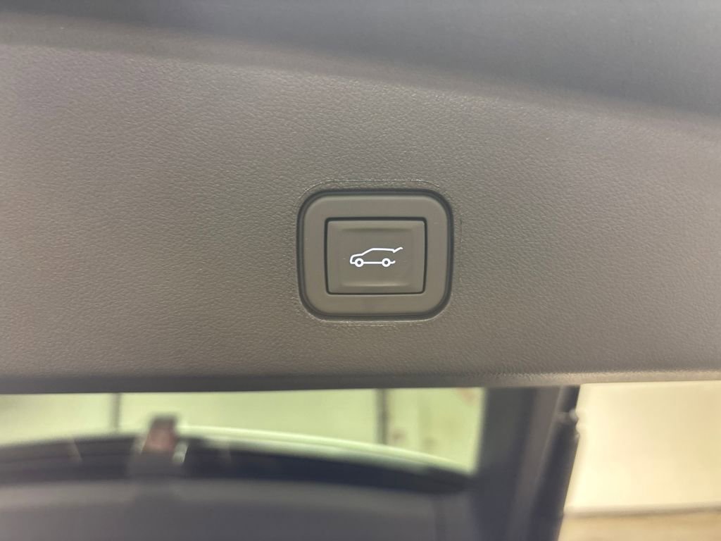 New 2026 Cadillac Lyriq Premium Sport w/ LPO, Floor Liner Package image 19