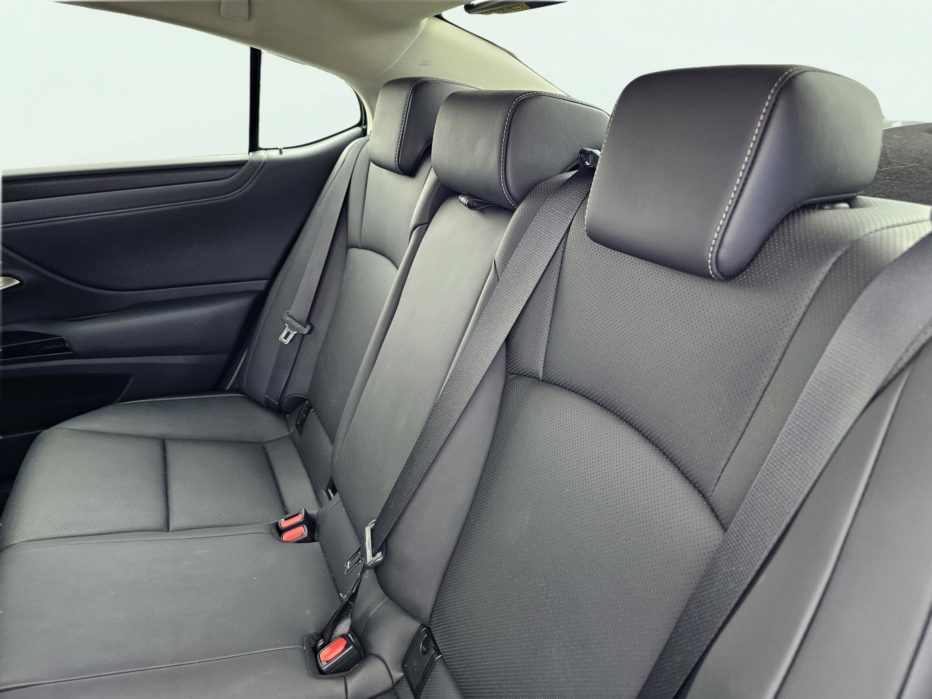 Used 2023 Lexus ES 350 w/ Premium Package image 32