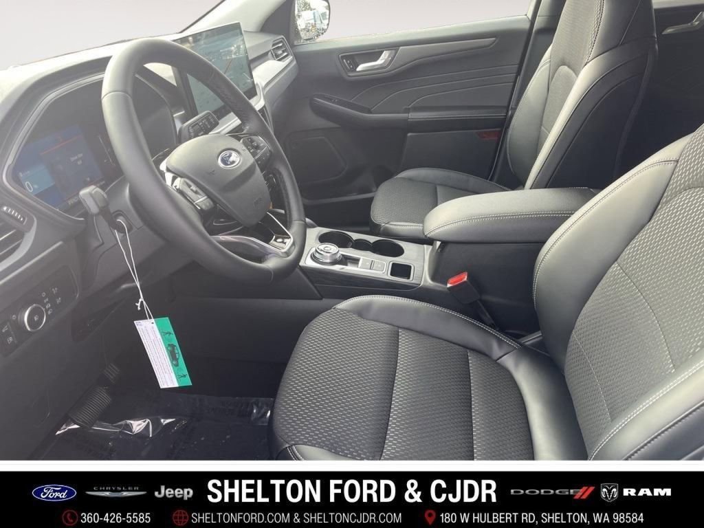 New 2025 Ford Escape SE FWD image 10