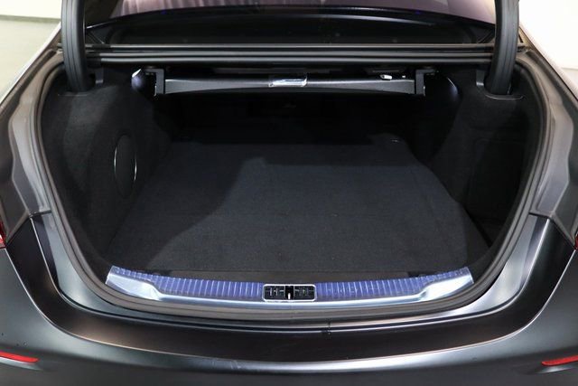 Used 2024 Mercedes-Benz S 63 AMG S w/ Carbon Fiber Exterior Package image 33