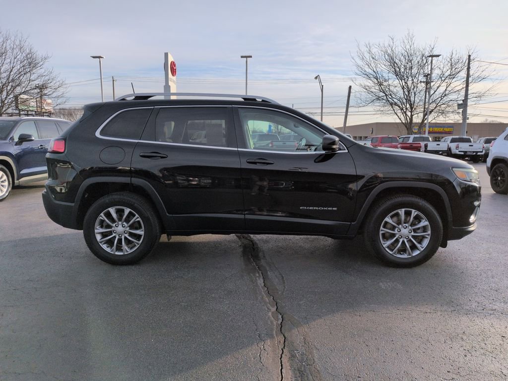 Used 2020 Jeep Cherokee Latitude Plus w/ Comfort/Convenience Group image 6