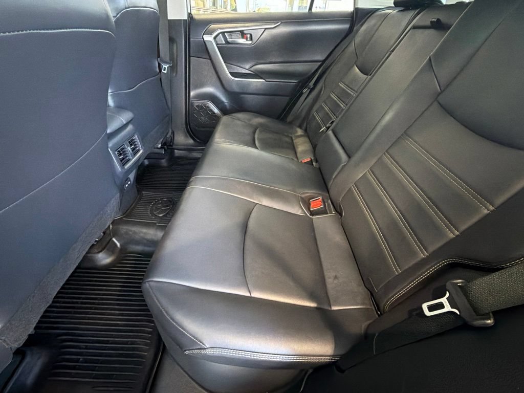 Certified 2022 Toyota RAV4 XLE Premium AWD/4WD image 34