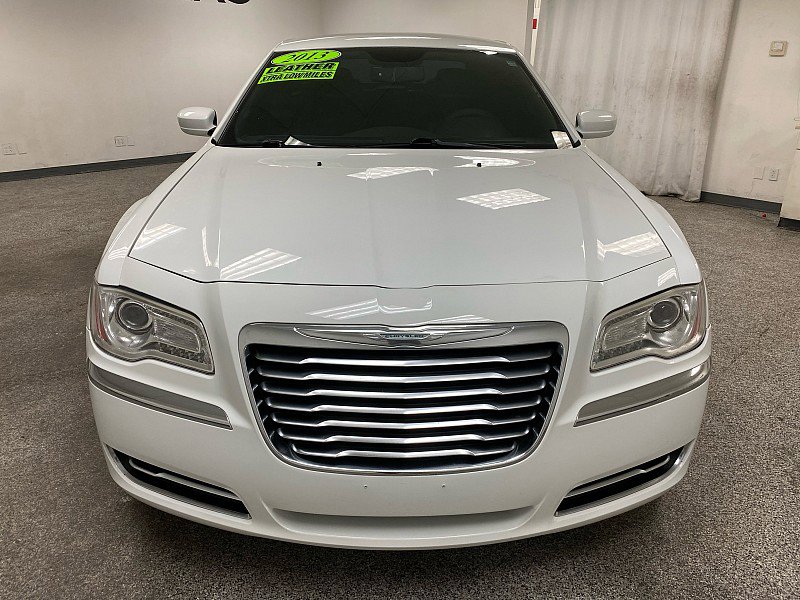 Used 2013 Chrysler 300 image 2