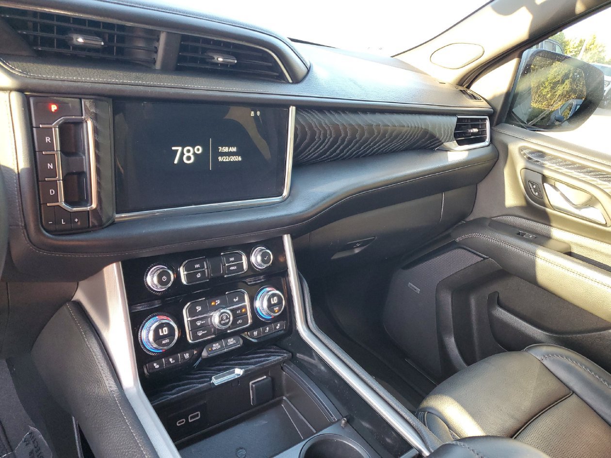 Used 2023 GMC Yukon XL Denali RWD image 25