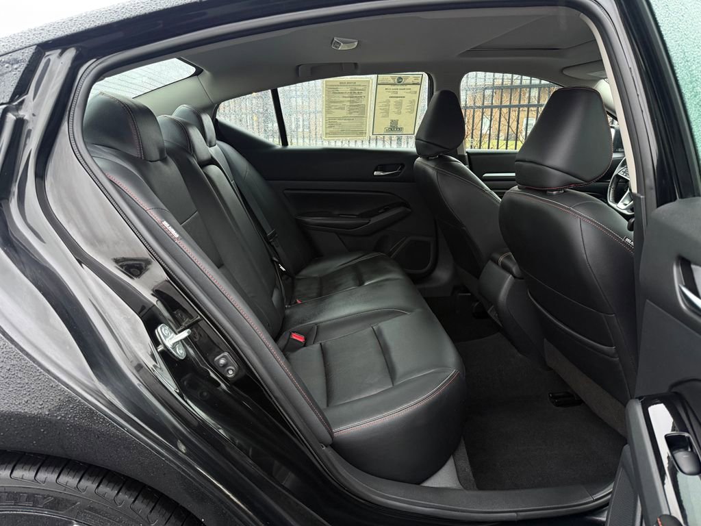 Used 2023 Nissan Altima 2.5 SR w/ SR Premium Package image 16