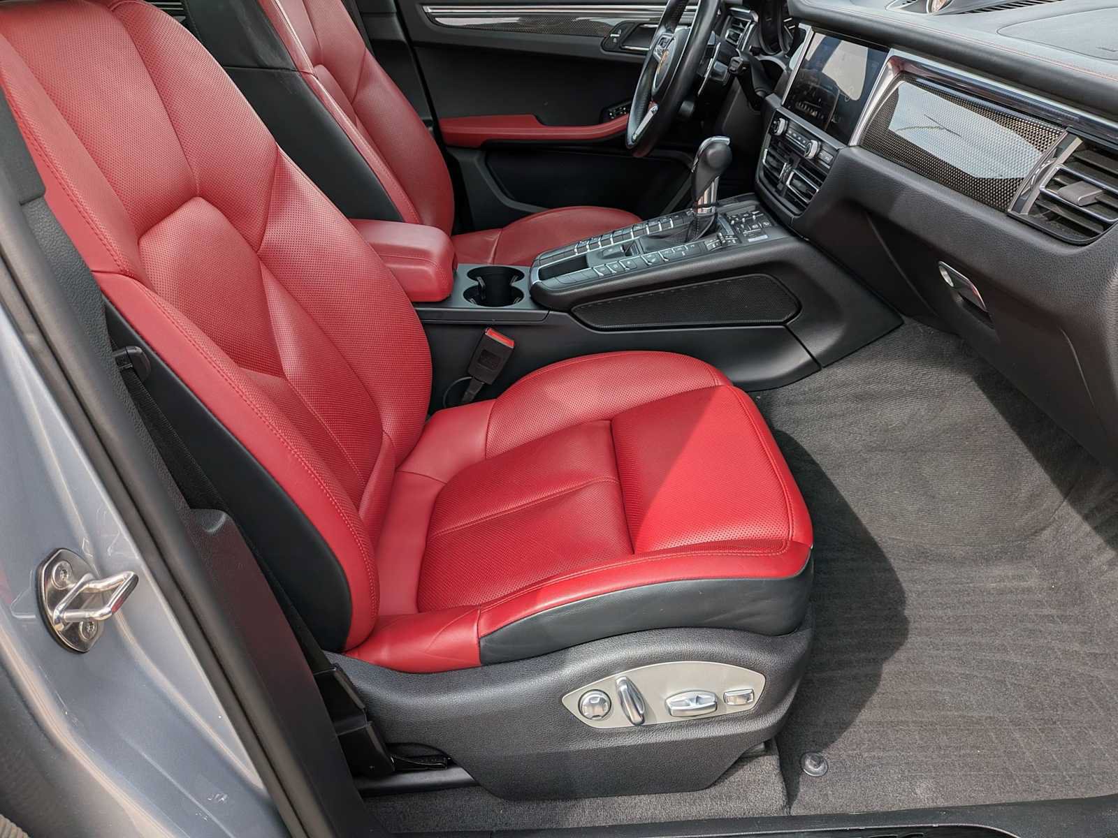 Used 2021 Porsche Macan GTS AWD/4WD image 22