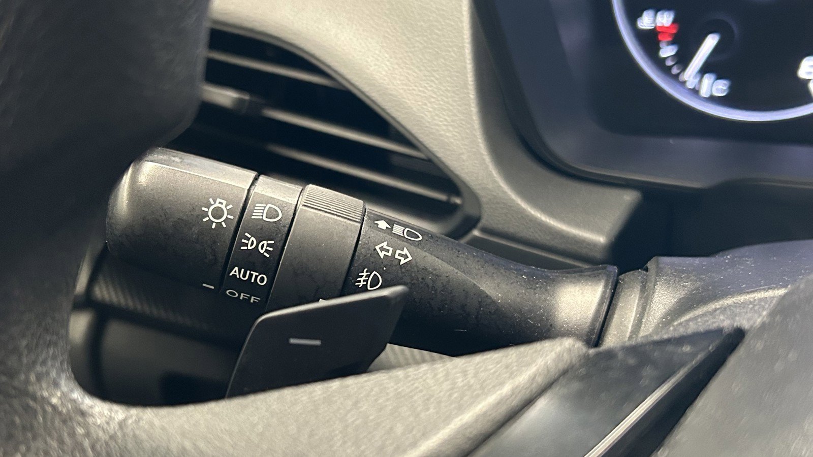 Used 2024 Subaru Crosstrek 2.0i Premium image 24