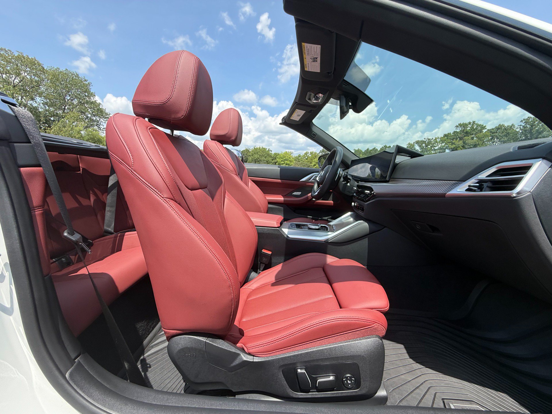 Used 2025 BMW 430i xDrive Convertible w/ M Sport Package AWD/4WD image 32