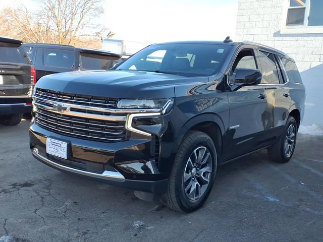 Used 2022 Chevrolet Tahoe LT w/ Luxury Package AWD/4WD image 3