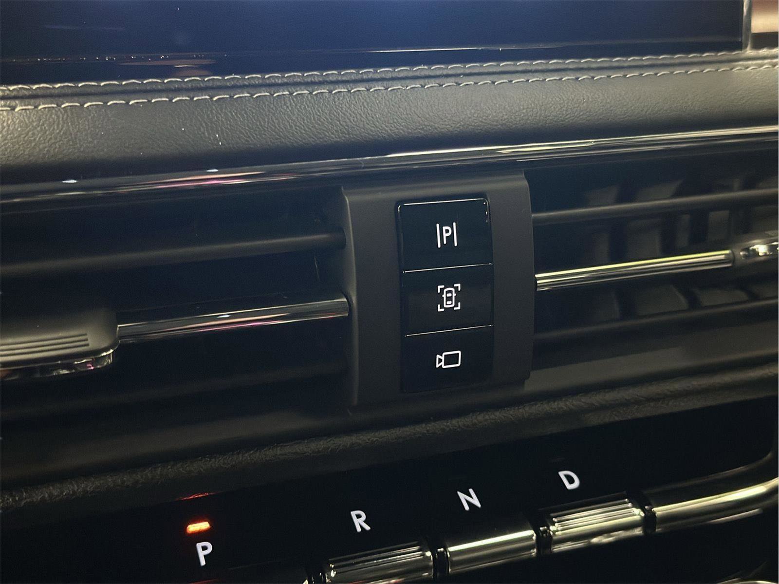 Used 2022 Lincoln Corsair Reserve w/ Equipment Group 201A image 40