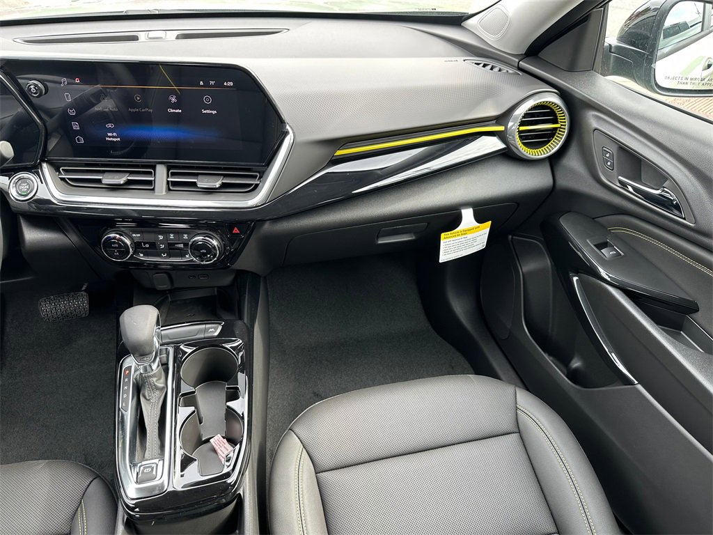 New 2025 Chevrolet Trax ACTIV w/ Sunroof Package image 19