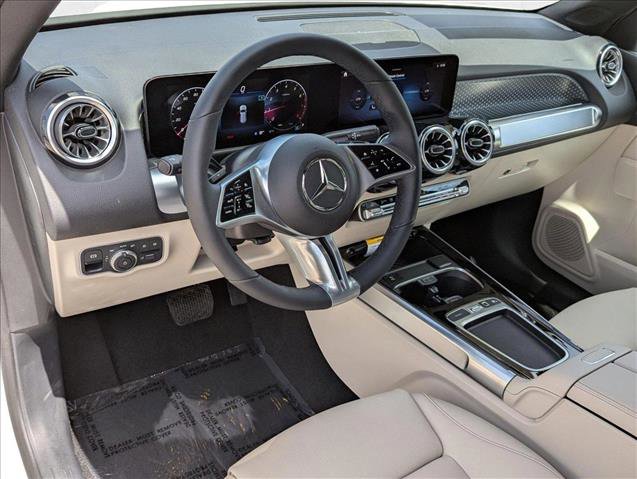 New 2025 Mercedes-Benz GLB 250 image 3