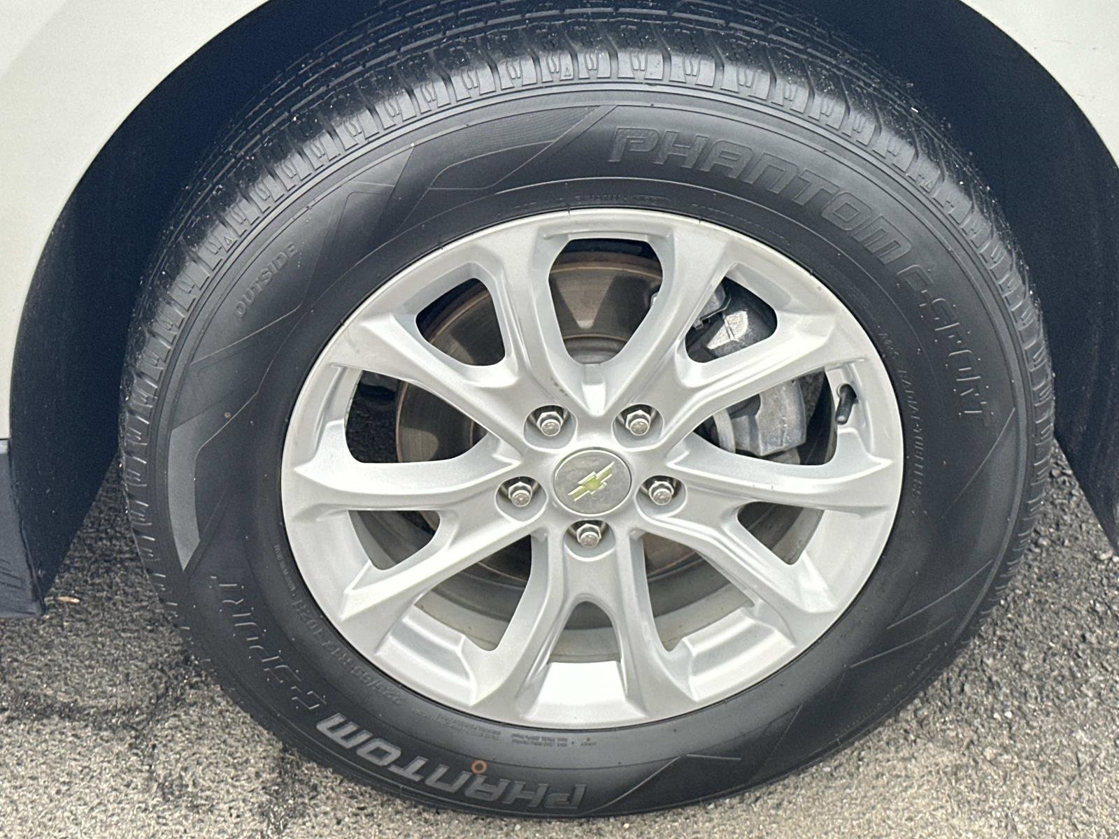 Used 2018 Chevrolet Equinox LT image 28