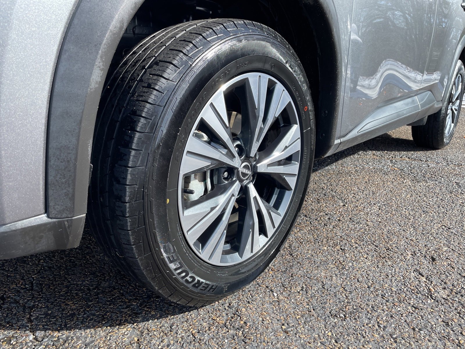 Used 2023 Nissan Rogue SV image 10