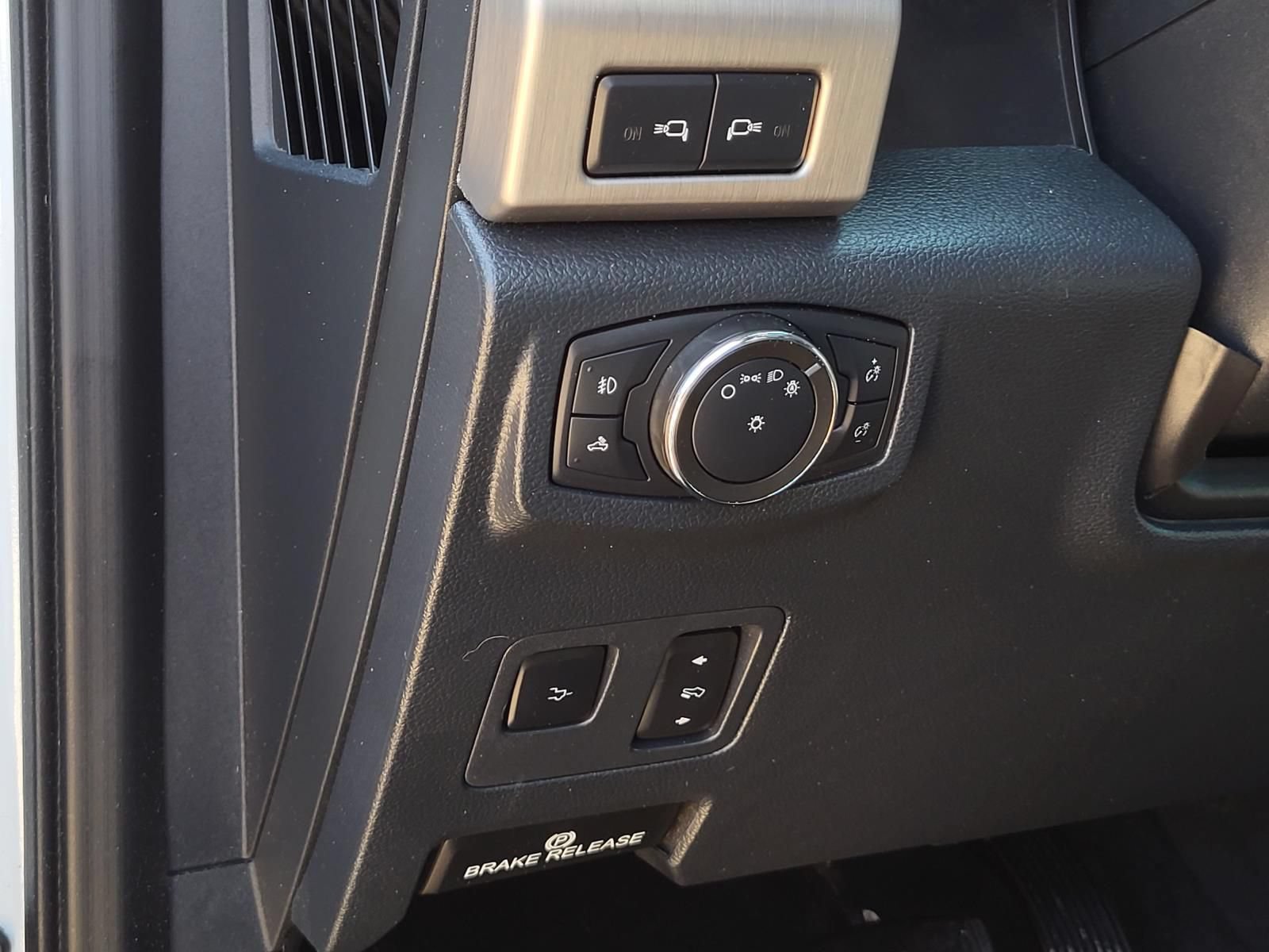 Used 2022 Ford F250 Platinum w/ FX4 Off-Road Package AWD/4WD image 21