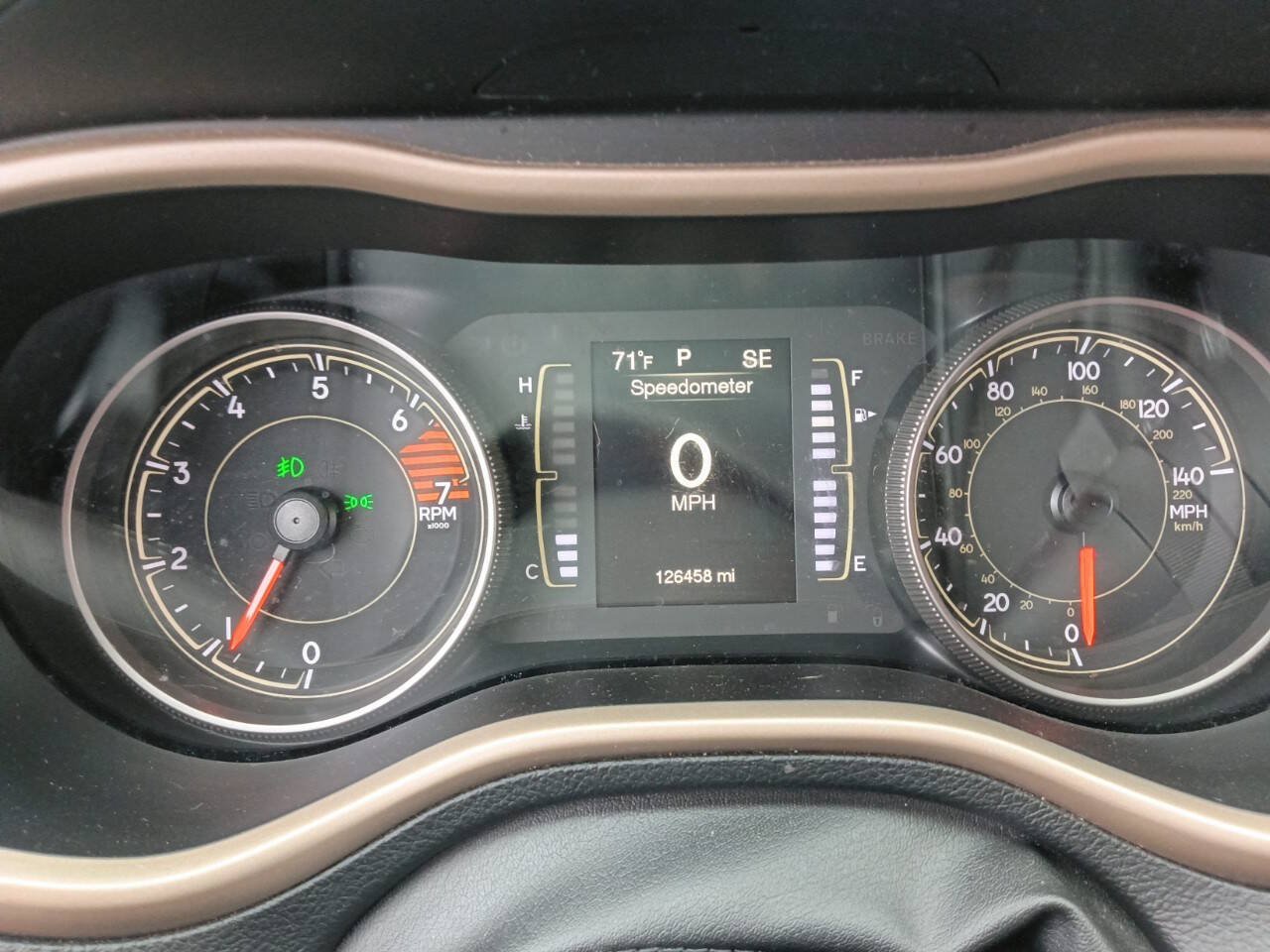 Used 2018 Jeep Cherokee Latitude w/ Cold Weather Group AWD/4WD image 13
