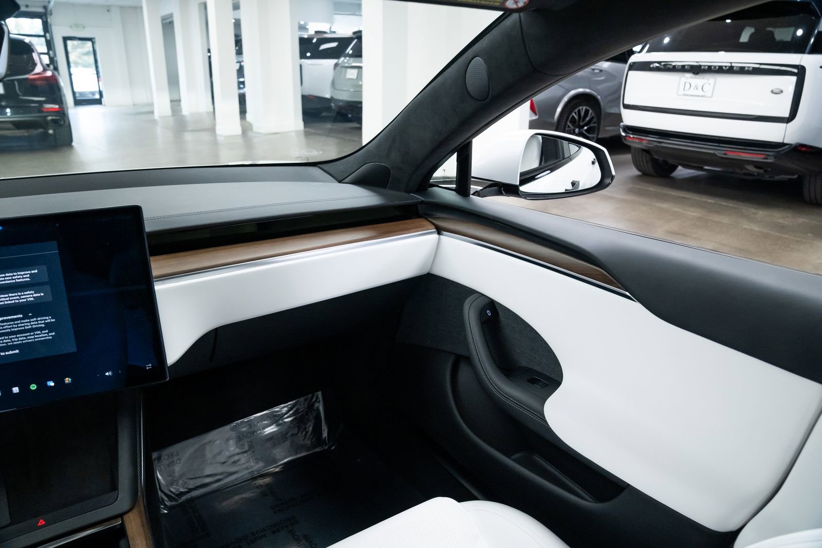 Used 2024 Tesla Model S image 11