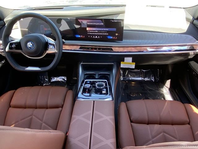 Used 2025 BMW i7 xDrive60 AWD/4WD image 15