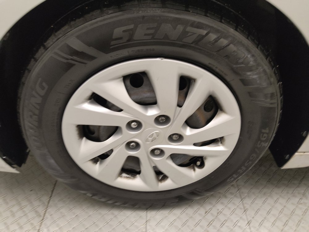 Used 2019 Hyundai Elantra SE FWD image 31