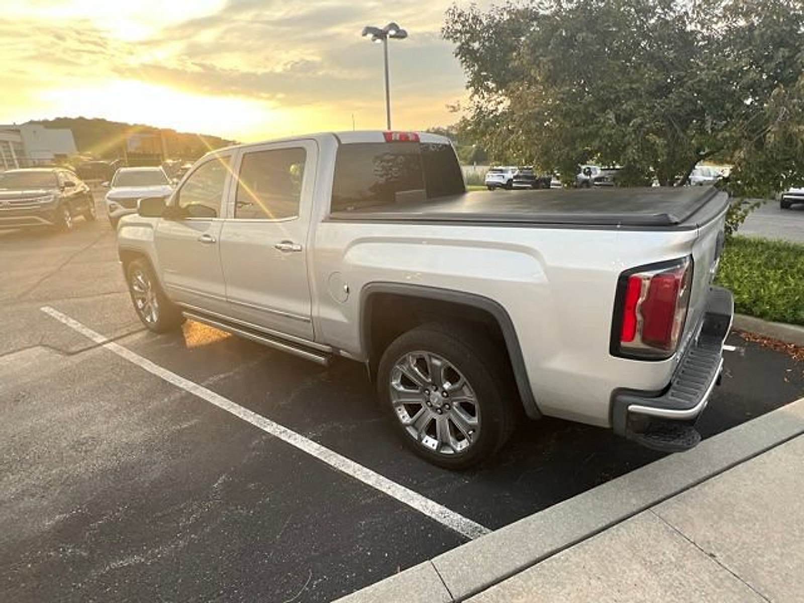Used 2018 GMC Sierra 1500 Denali w/ Denali Ultimate Package AWD/4WD image 14