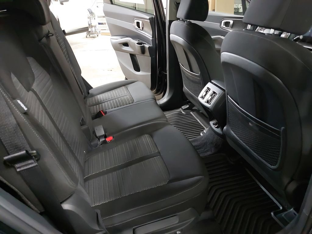 New 2026 Kia Sorento LX FWD image 11