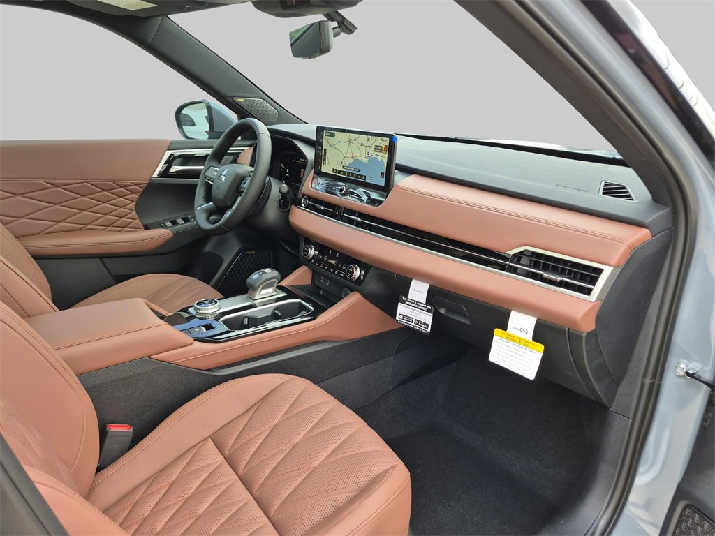 New 2025 Mitsubishi Outlander SEL image 25