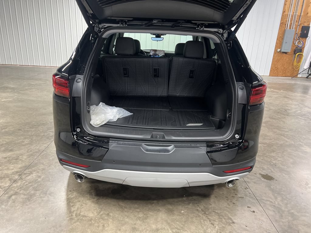 New 2026 Chevrolet Blazer LT w/ Sound & Technology Package AWD/4WD image 11