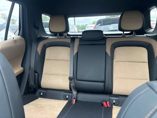 Used 2025 Chevrolet Equinox ACTIV w/ Safety and Technology Package AWD/4WD image 9