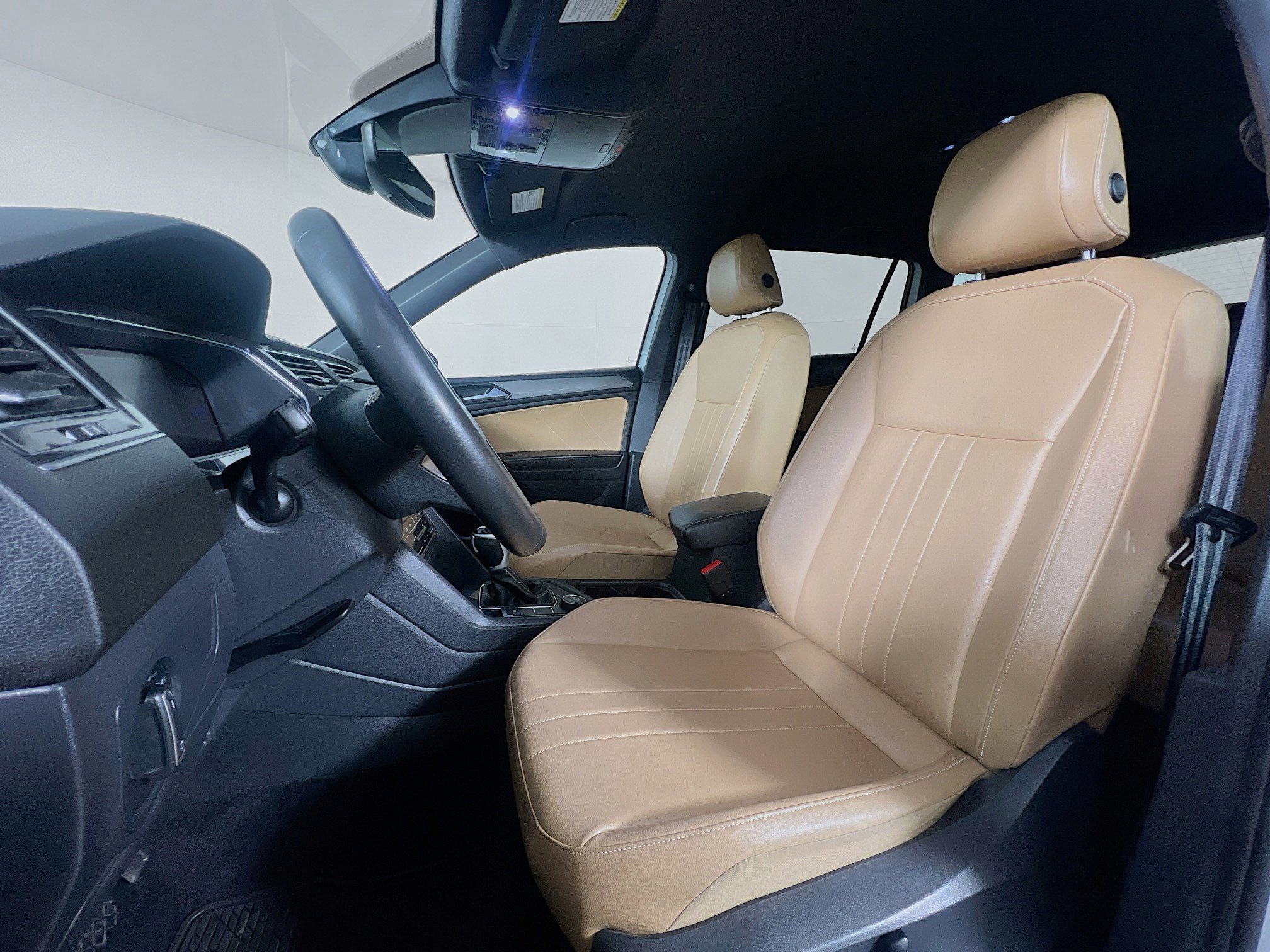 Used 2022 Volkswagen Tiguan SE AWD/4WD image 11