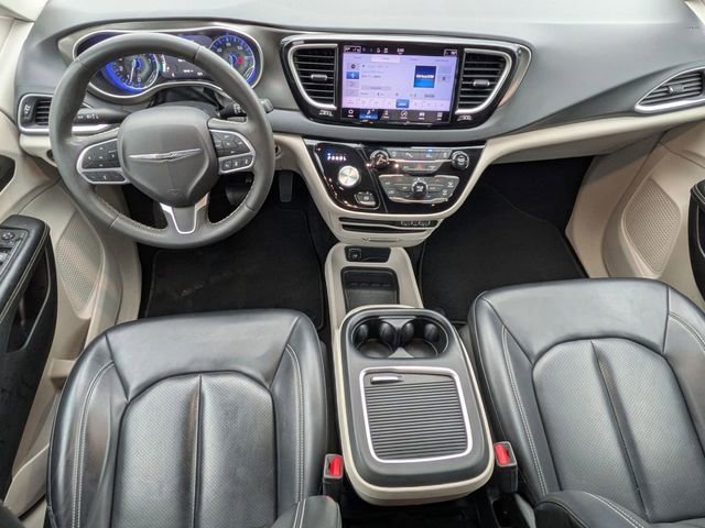 Certified 2023 Chrysler Pacifica Touring-L image 26