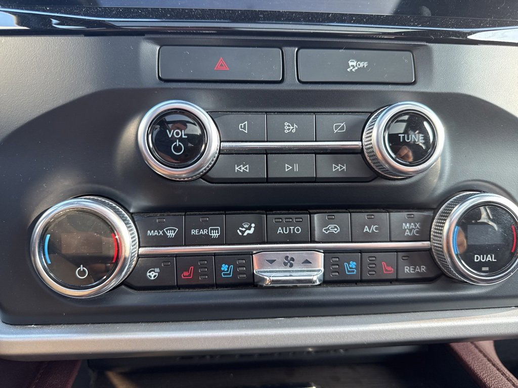 Used 2023 Ford Expedition Max Limited image 4