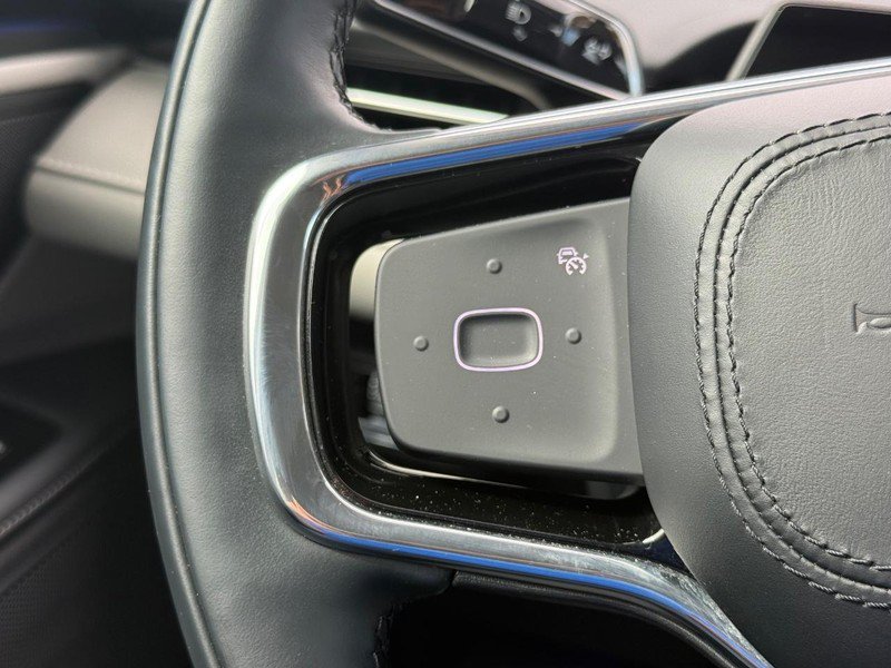 Certified 2025 Lincoln Nautilus Premier AWD/4WD image 18