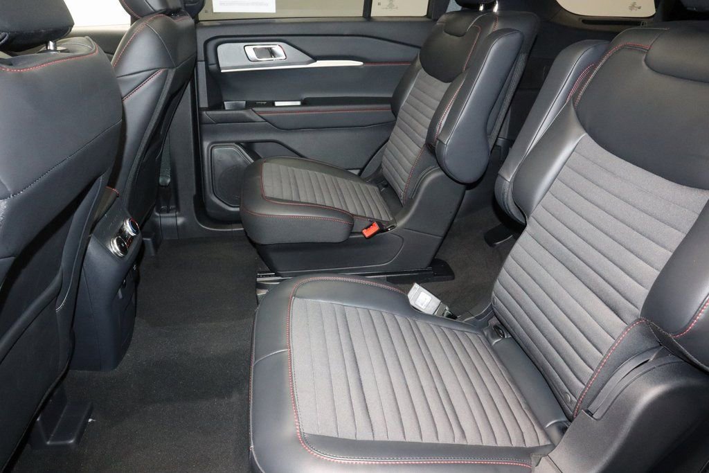 Certified 2025 Ford Explorer ST-Line w/ Premium Package image 22