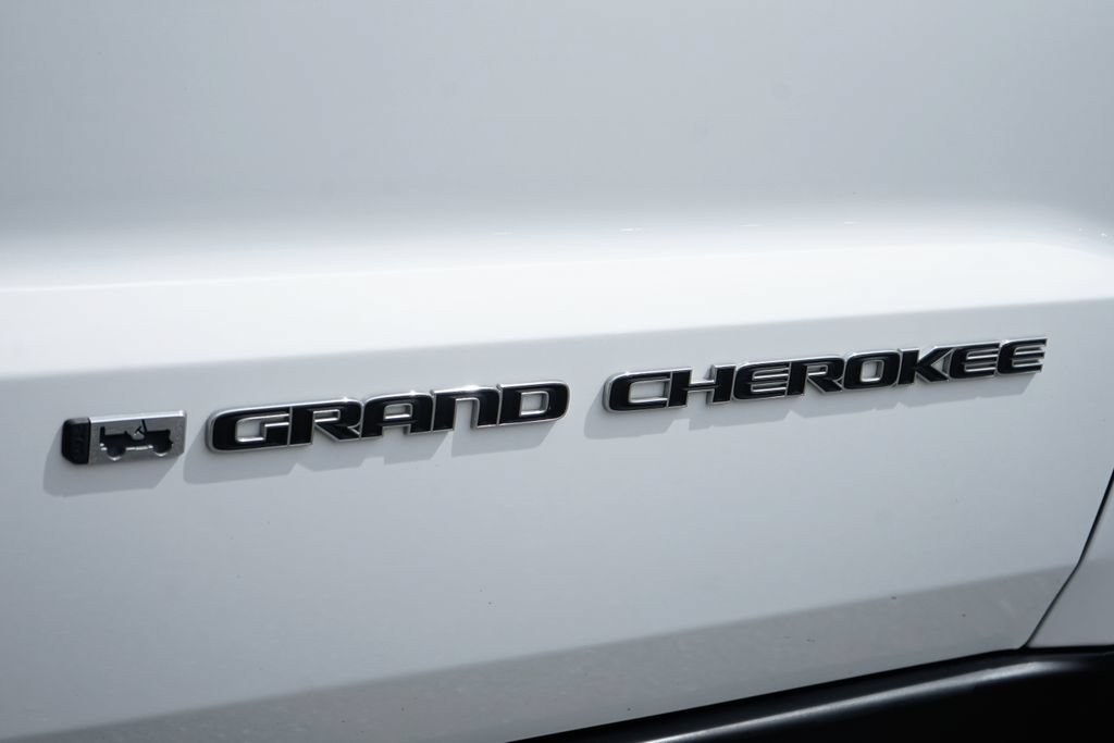Used 2022 Jeep Grand Cherokee Limited AWD/4WD image 48