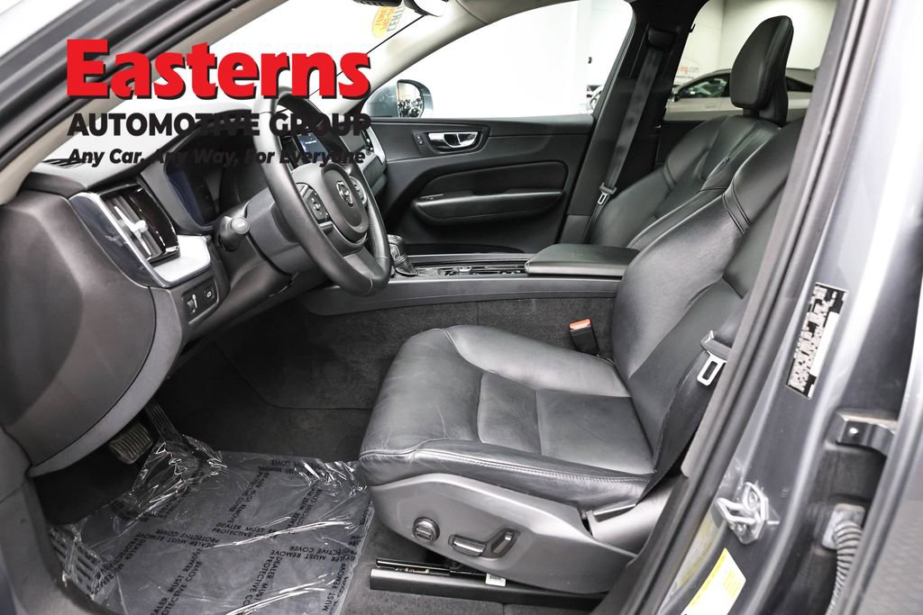Used 2019 Volvo XC60 T6 Momentum w/ Premium Package image 14