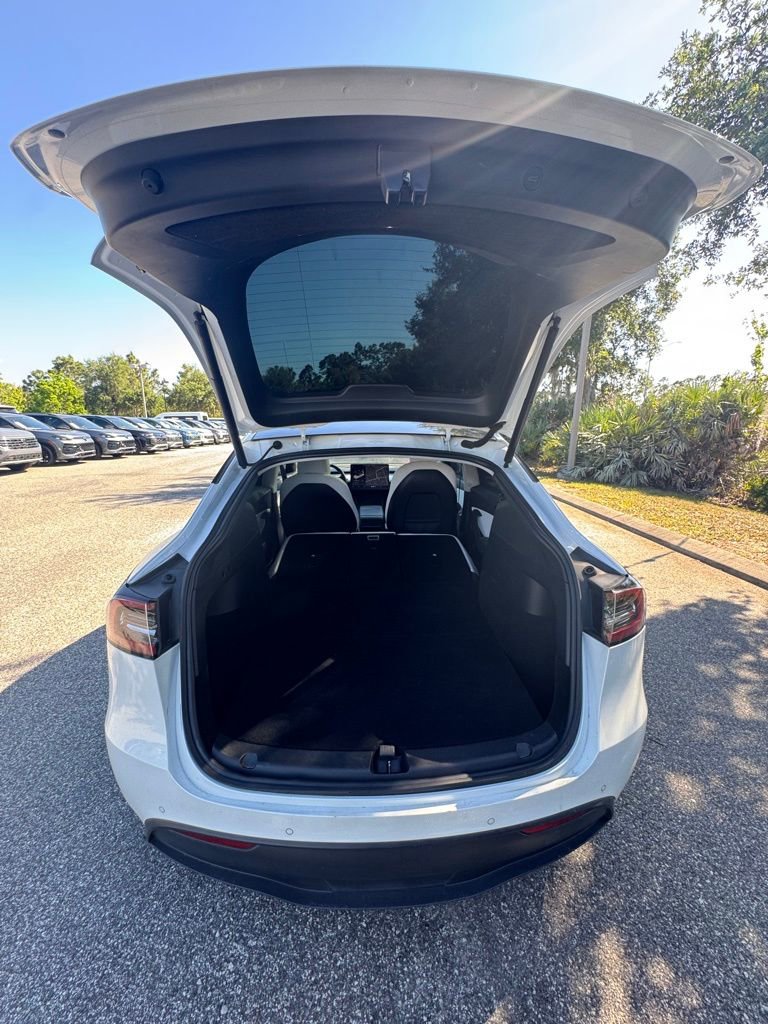 Used 2022 Tesla Model Y Performance image 11