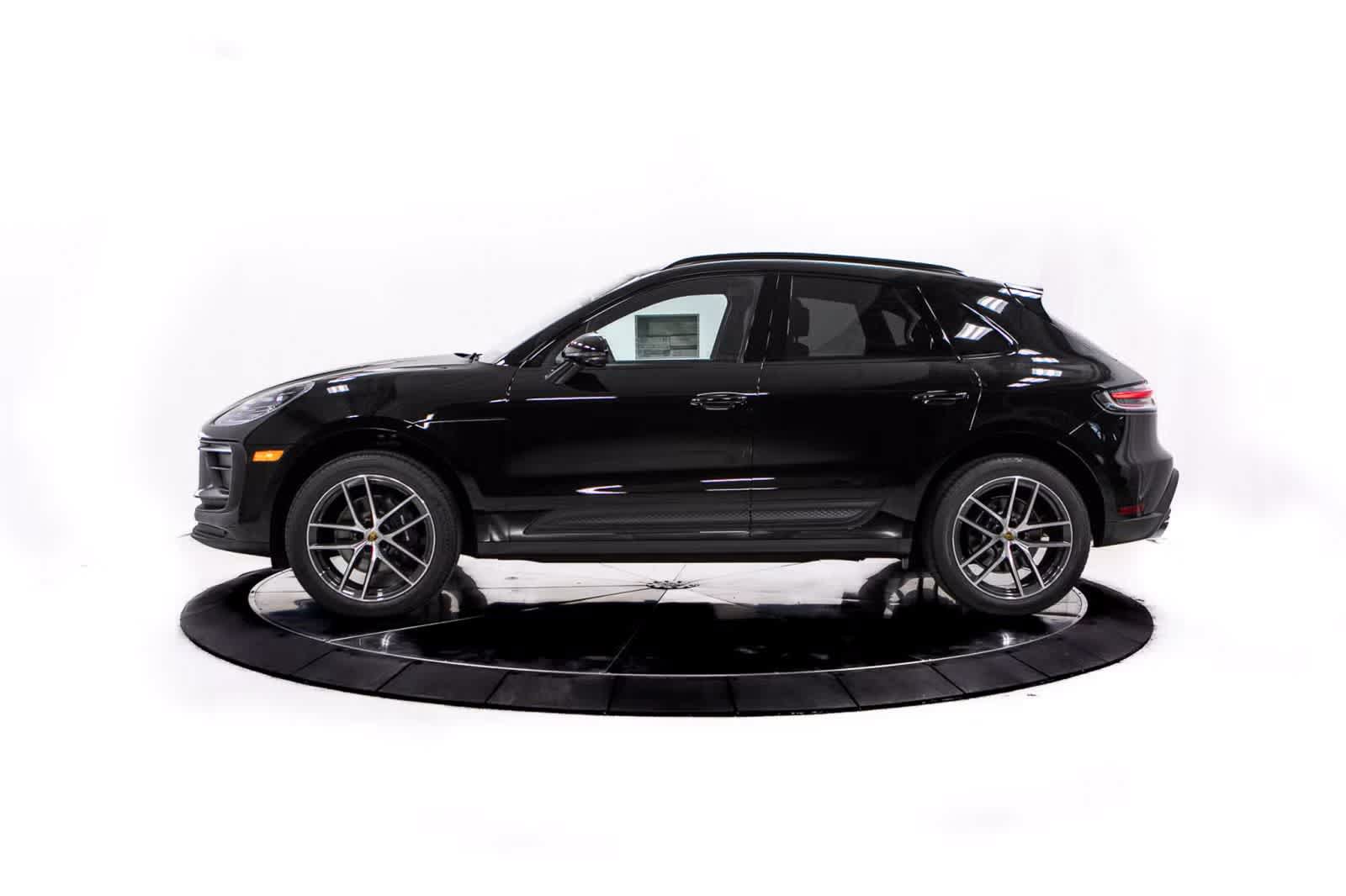 Certified 2026 Porsche Macan AWD/4WD image 2