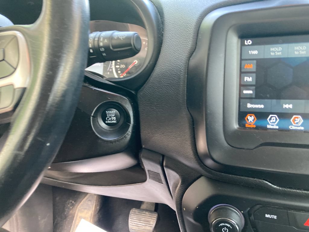 Used 2019 Jeep Renegade Latitude w/ Cold Weather Group AWD/4WD image 22