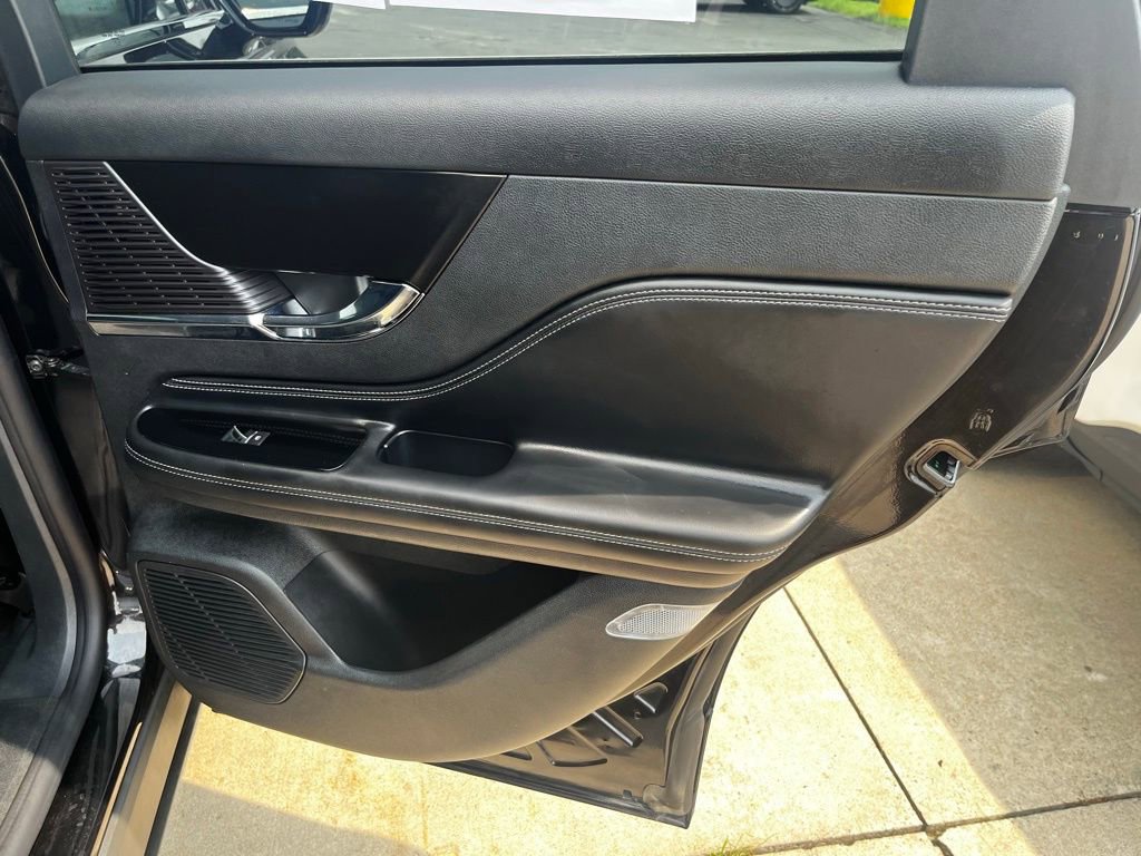 Used 2022 Lincoln Corsair Reserve AWD/4WD image 13