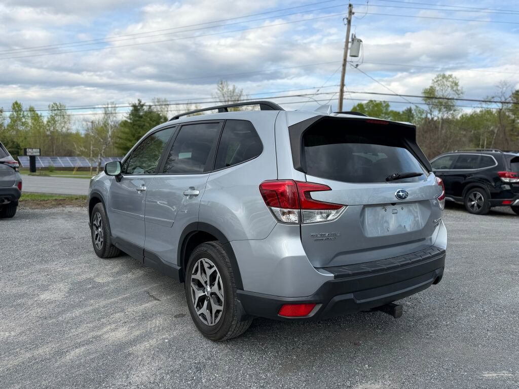 Used 2020 Subaru Forester Premium AWD/4WD image 5