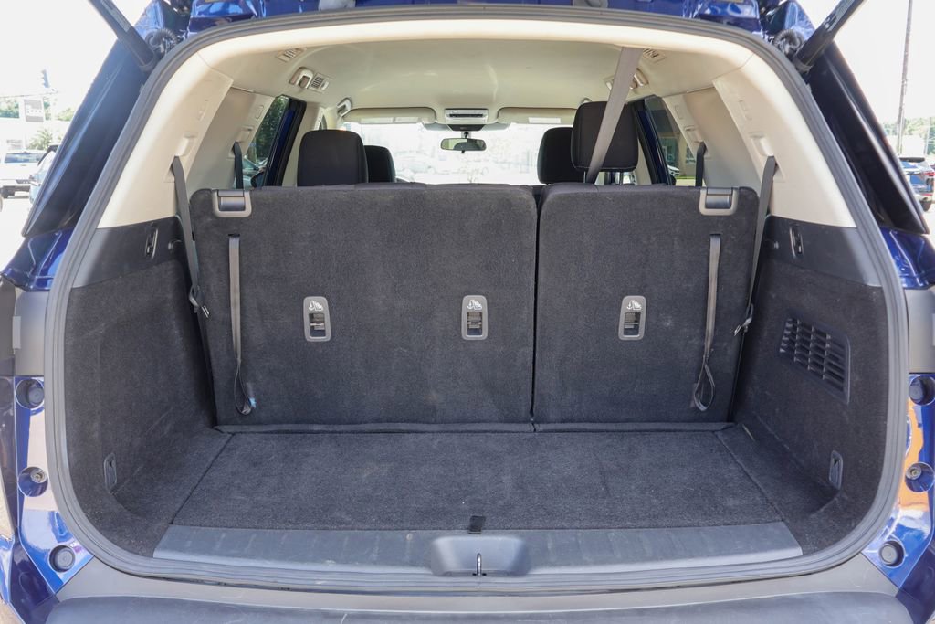 Used 2025 Nissan Pathfinder SV FWD image 27
