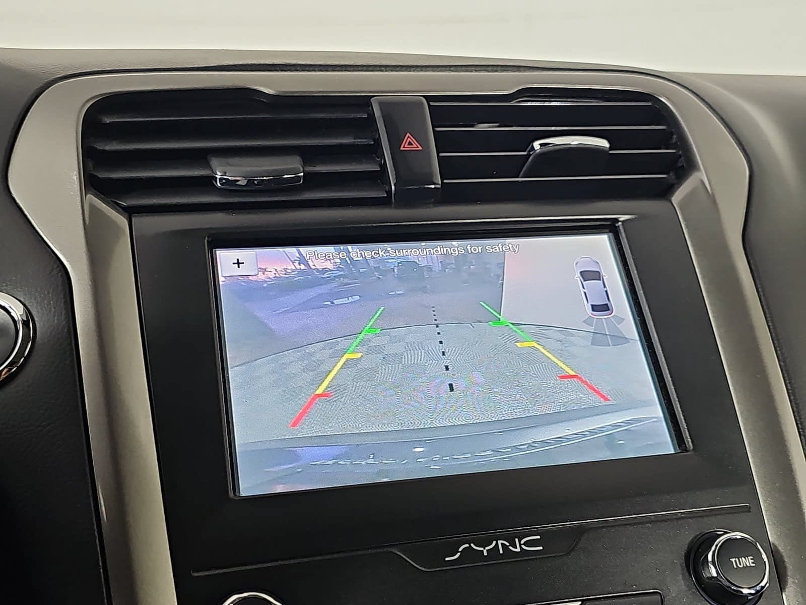 Used 2019 Ford Fusion SE FWD image 21