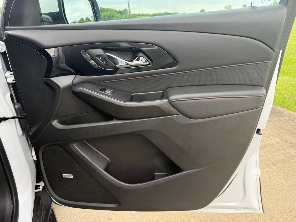 Used 2023 Chevrolet Traverse RS w/ LPO, Floor Liner Package FWD image 21