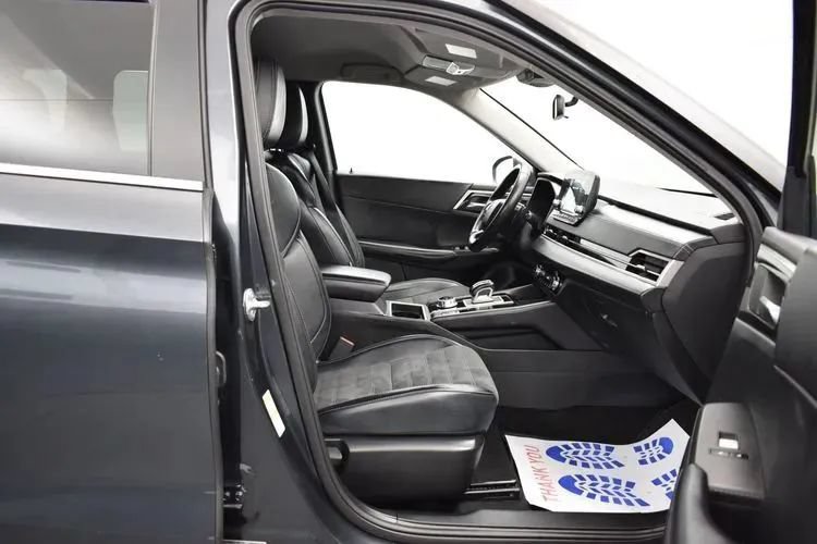 Used 2024 Mitsubishi Outlander FWD image 17