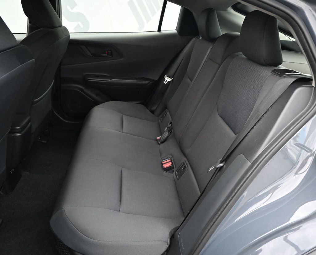 Used 2025 Toyota Prius LE FWD image 16