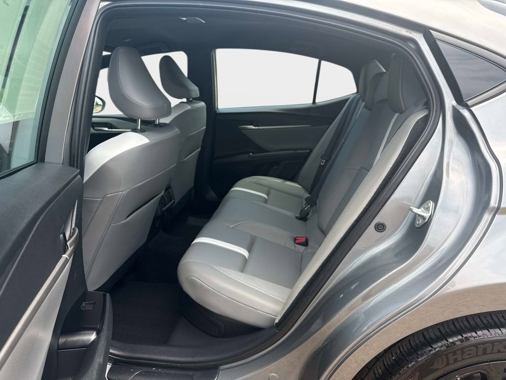 Used 2025 Toyota Camry SE FWD image 12